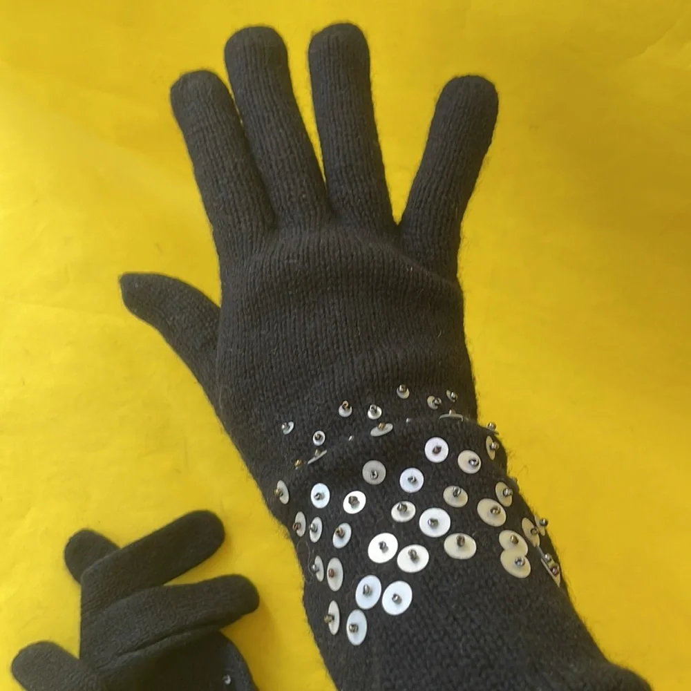 New vintage black long knitted gloves